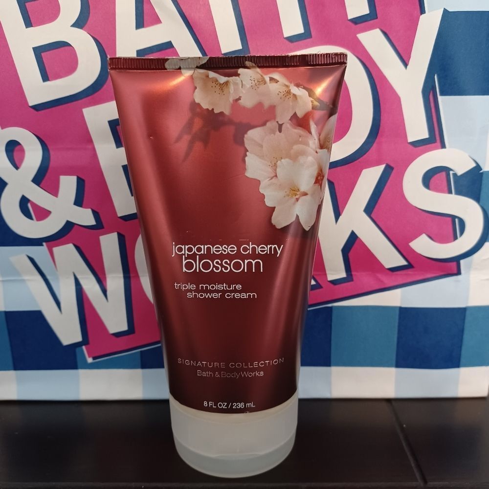 Japanese Cherry Blossom body wash
